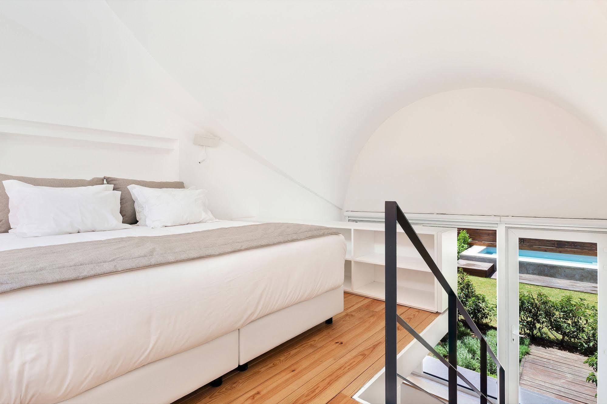 Hello Lisbon Sao Bento Boutique Apartments Ngoại thất bức ảnh