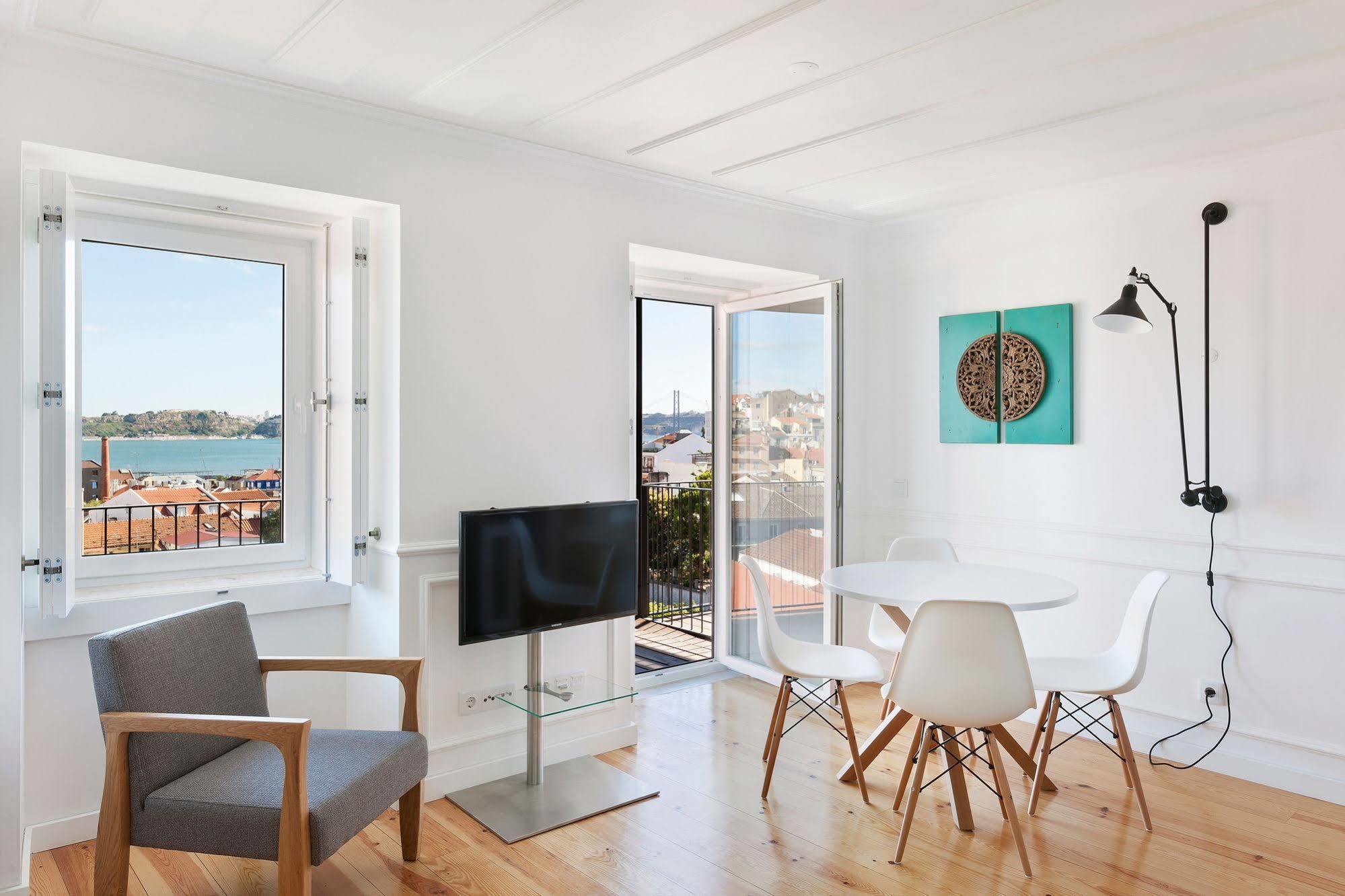 Hello Lisbon Sao Bento Boutique Apartments Ngoại thất bức ảnh